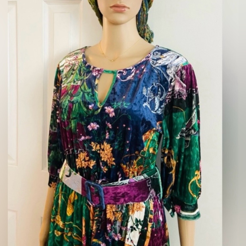 GLOCAL Velvet Floral Multicolor Elastic Waist Dress Size Medium